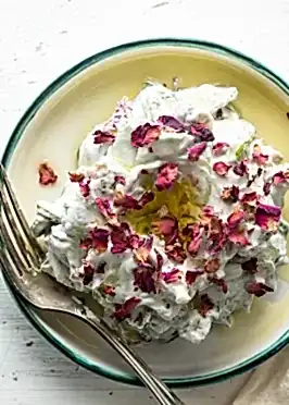 Porselen tabaklarda gastronomi küveti görseli